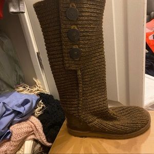 Brown knit uggs. Size 8